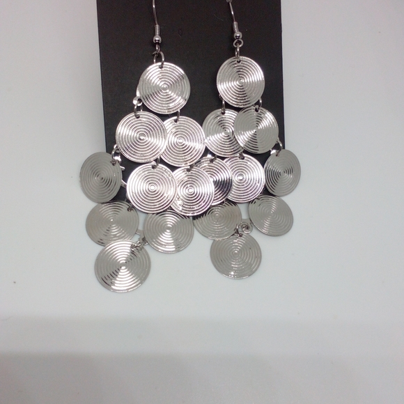 Silver round dangles - Picture 2 of 2